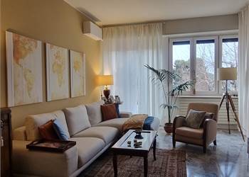 MERAVIGLIOSO TERRAZZO E AMPIO  BOX .