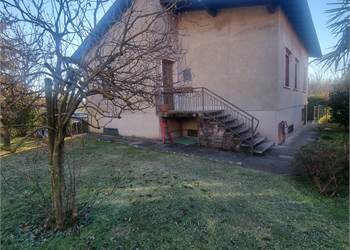 CASA  INDIPENDENTE CON GIARDINO