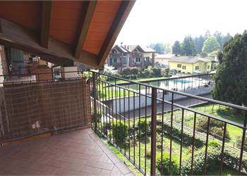 TRILOCALE, TRAVI A VISTA , BOX DOPPIO, PISCINA